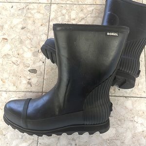 Sorel wedge rain boots